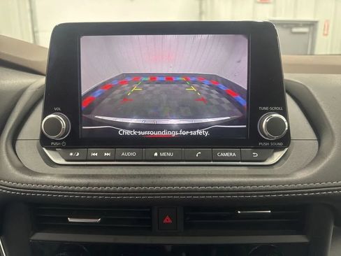 Used 2023 Nissan Rogue SV AWD/4WD image 18