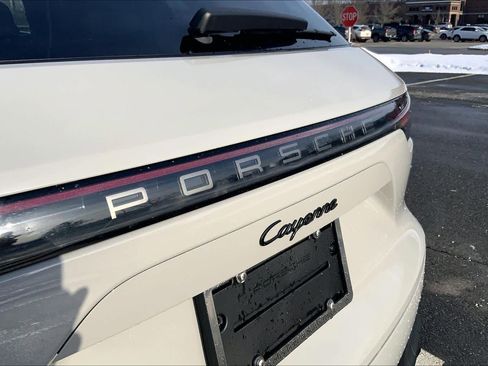 Used 2022 Porsche Cayenne Platinum Edition image 9