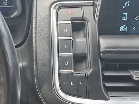 Used 2022 Chevrolet Tahoe LT w/ Luxury Package RWD image 16