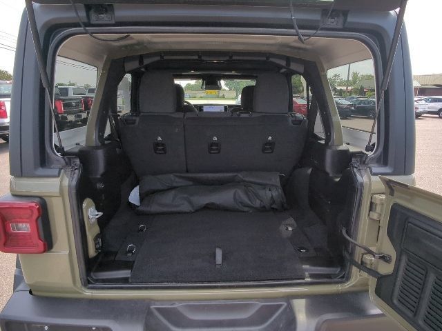 Used 2026 Jeep Wrangler Unlimited Rubicon AWD/4WD image 32