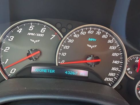 Used 2007 Chevrolet Corvette Coupe RWD image 12