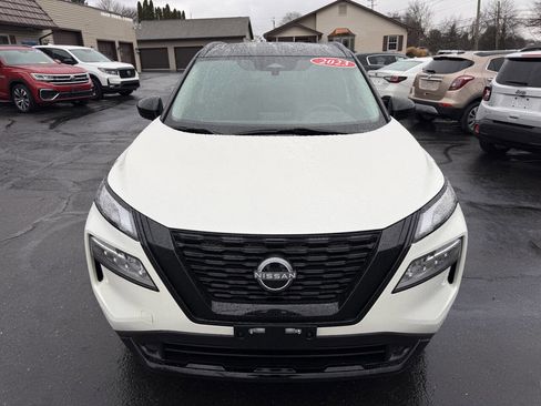 Used 2023 Nissan Rogue SV w/ SV Premium B Package image 9