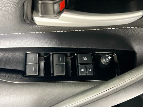 Used 2022 Toyota Corolla SE FWD image 15