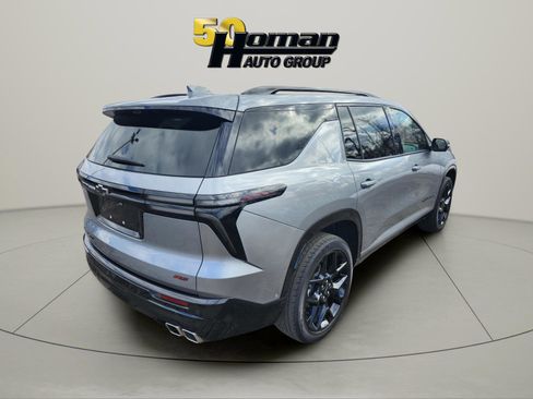 Used 2025 Chevrolet Traverse RS image 5