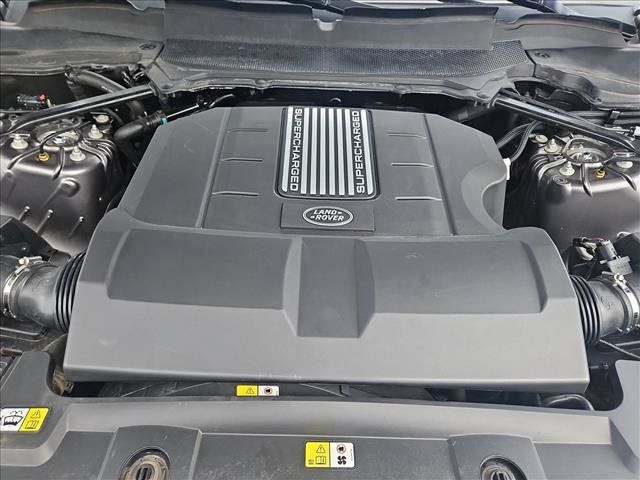 Used 2018 Land Rover Range Rover Sport SE AWD/4WD image 25