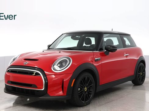 Used 2024 MINI Cooper SE w/ Signature Upholstery Package FWD image 2