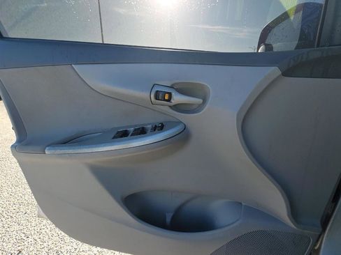 Used 2010 Toyota Corolla LE image 9