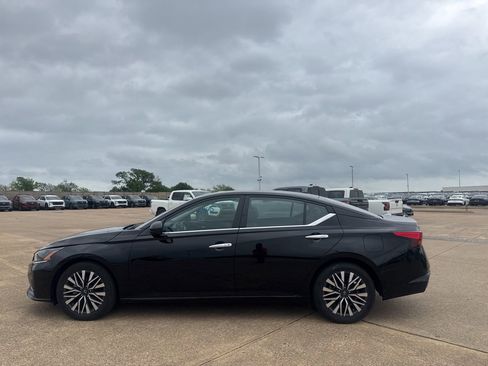 Certified 2025 Nissan Altima 2.5 SV image 12