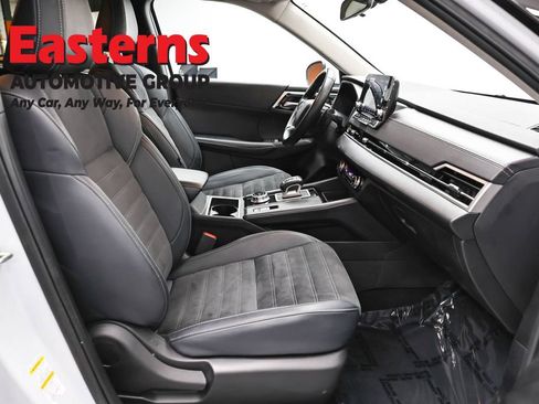 Used 2024 Mitsubishi Outlander SE AWD/4WD image 23