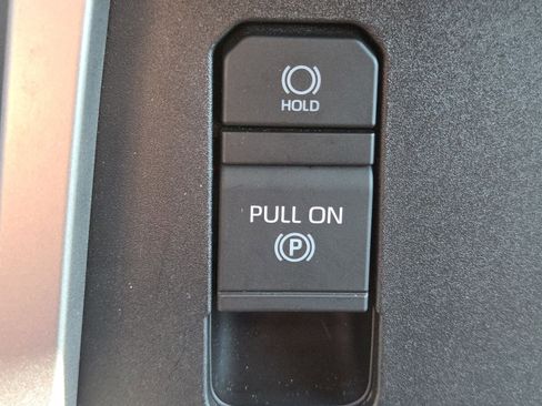 Used 2022 Toyota Tundra SR5 w/ Convenience Package image 32