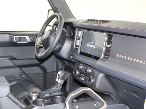 New 2025 Ford Bronco Badlands image 28