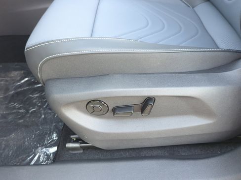 New 2026 Volkswagen Tiguan SE R-Line image 14