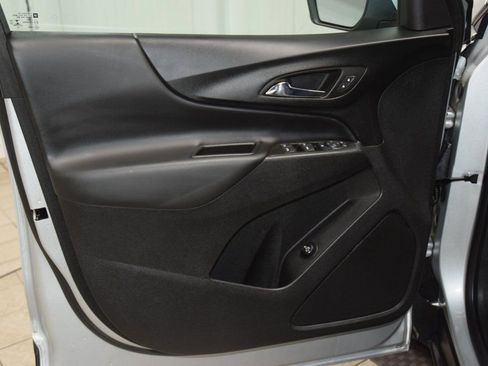 Used 2022 Chevrolet Equinox LT AWD/4WD image 46