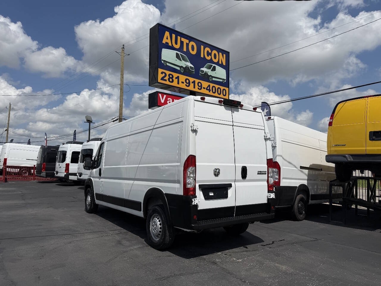 Used 2025 RAM ProMaster 3500 w/ Convenience Group FWD image 2
