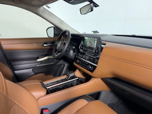 Used 2025 Nissan Pathfinder Platinum w/ Cargo Package image 29