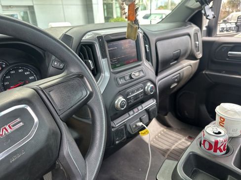 Used 2022 GMC Sierra 2500 Pro w/ Fleet Convenience Package image 4