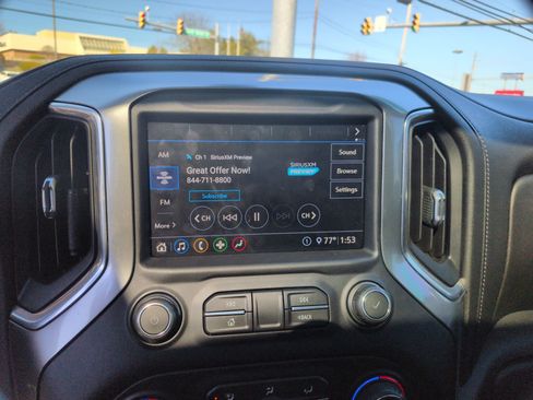 Used 2020 Chevrolet Silverado 1500 LT Trail Boss image 10