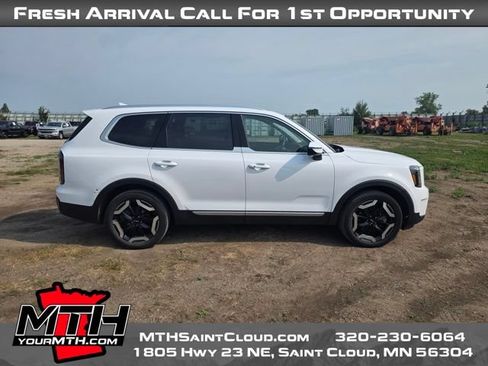 Used 2024 Kia Telluride EX w/ EX Captain's Chair Package AWD/4WD image 1