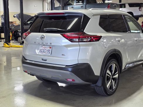 Used 2021 Nissan Rogue SL w/ Premium Package FWD image 11