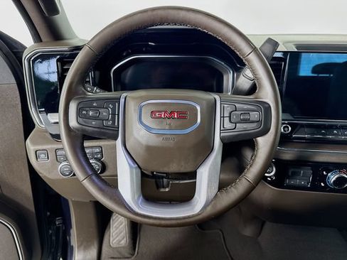 Used 2025 GMC Sierra 1500 SLT AWD/4WD image 12