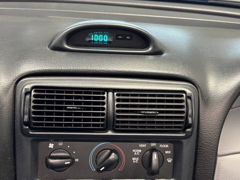 Used 1995 Ford Mustang GT RWD image 19