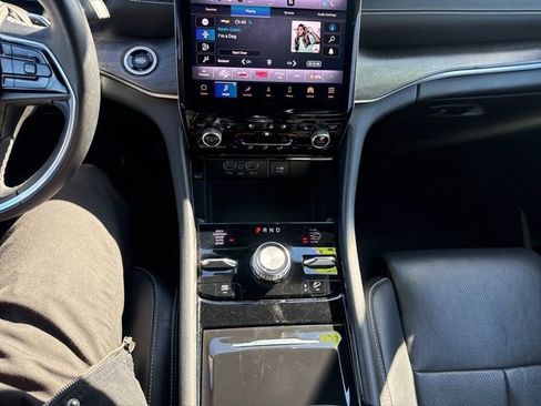 Used 2022 Jeep Grand Cherokee L Overland w/ Luxury Tech Group IV image 38