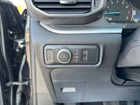 Used 2022 Ford Explorer XLT w/ Equipment Group 202A image 20