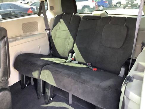 Used 2013 Dodge Grand Caravan SXT FWD image 24
