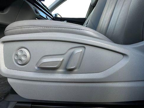 Used 2022 Audi Q5 2.0T Premium w/ Convenience Package image 10