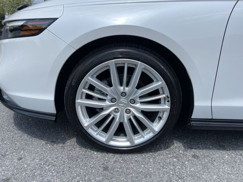 Used 2023 Honda Accord Touring image 12