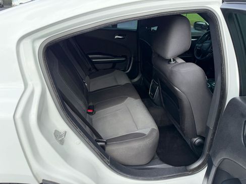 Used 2015 Dodge Charger SXT RWD image 13