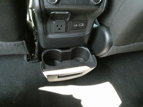 Certified 2023 GMC Acadia SLE w/ Driver Convenience Package image 34