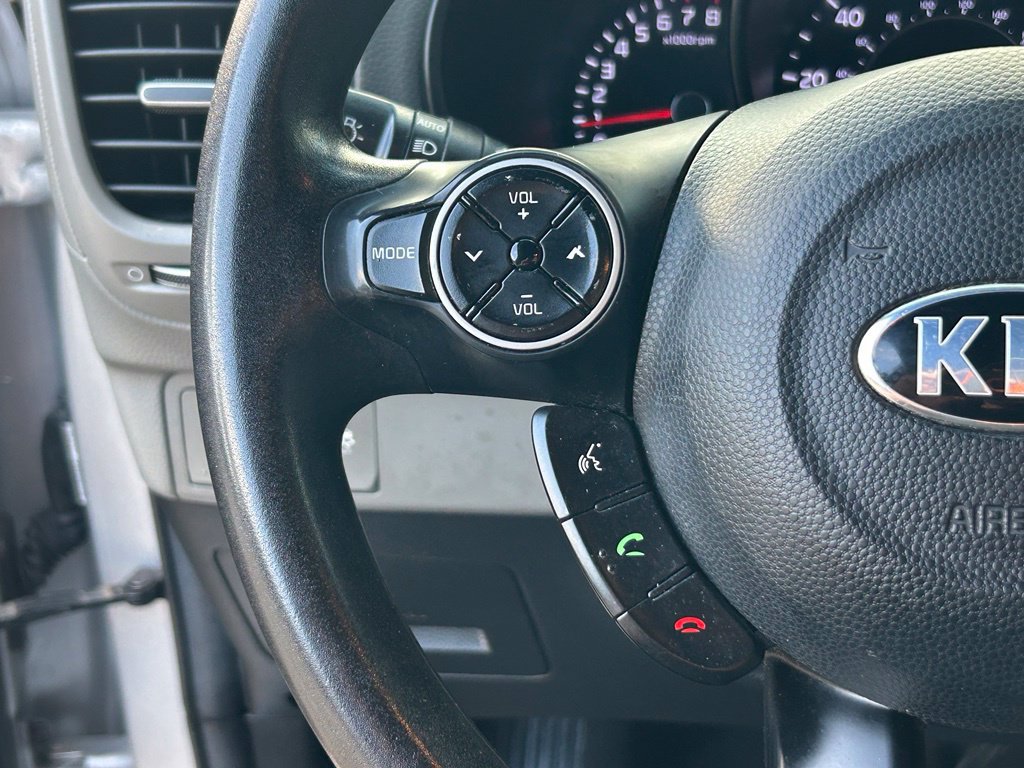 Used 2017 Kia Soul + FWD image 37