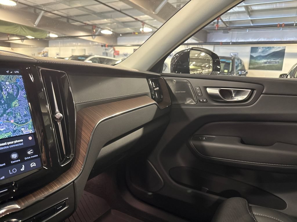 Certified 2023 Volvo XC60 B6 Ultimate w/ Protection Package Premier AWD/4WD image 19