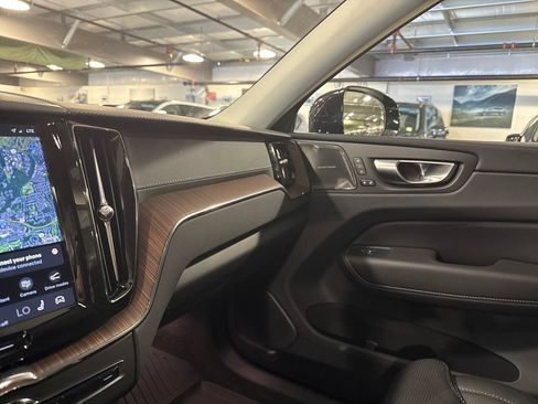 Certified 2023 Volvo XC60 B6 Ultimate w/ Protection Package Premier AWD/4WD image 19