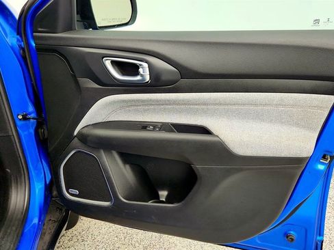 Used 2022 Jeep Compass Latitude w/ Sun and Sound Group image 26