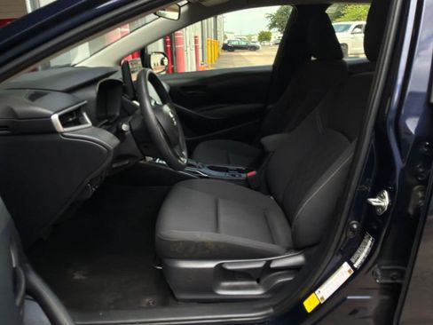 Used 2025 Toyota Corolla LE FWD image 10