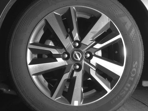 Used 2025 Nissan Versa SV FWD image 12