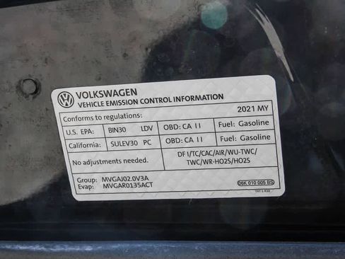 Used 2021 Volkswagen Tiguan SE R-Line FWD image 29
