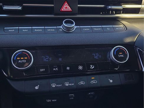 Used 2023 Hyundai Elantra SEL w/ Convenience Package image 14