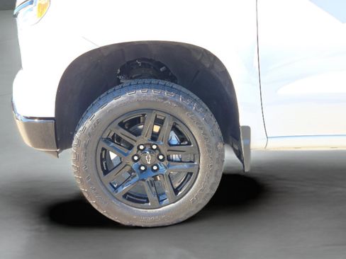 Used 2025 Chevrolet Silverado 1500 LT Trail Boss w/ Convenience Package II AWD/4WD image 10