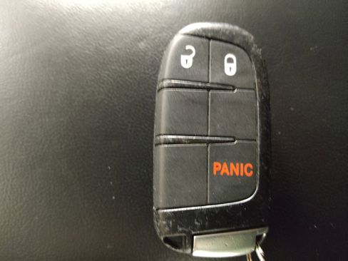 Used 2020 Dodge Durango GT image 32