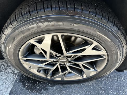 Used 2022 Genesis GV70 2.5T w/ Advanced Package AWD/4WD image 6