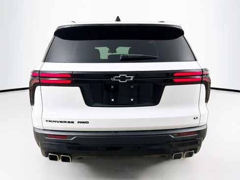 Used 2024 Chevrolet Traverse LT w/ Midnight/Sport Edition image 7