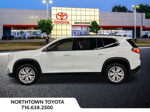 Used 2024 GMC Acadia Elevation image 2