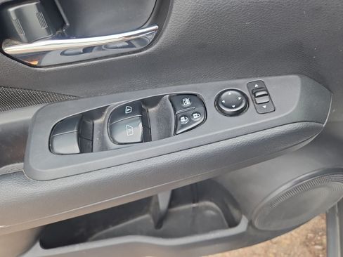 Certified 2024 Nissan Kicks SV FWD image 18