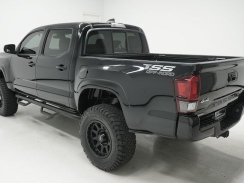 Used 2020 Toyota Tacoma SR AWD/4WD image 5