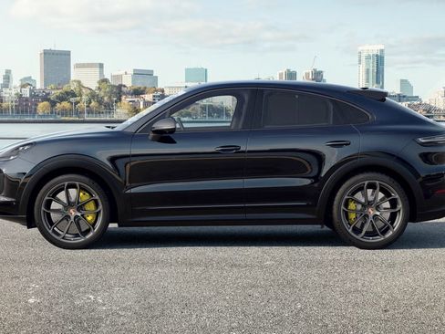 Certified 2023 Porsche Cayenne Turbo GT image 2