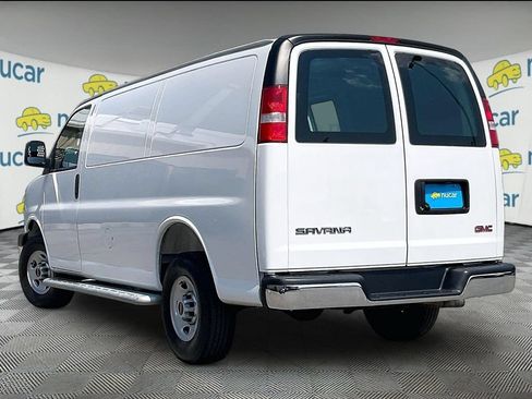 Used 2025 GMC Savana 2500 w/ Driver Convenience Package RWD image 4