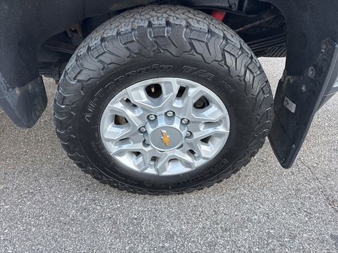 Used 2023 Chevrolet Silverado 3500 LTZ image 9